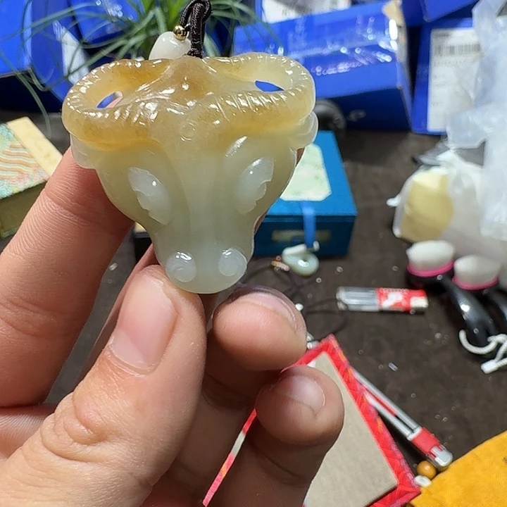 未镶嵌和田玉（糖玉）挂件