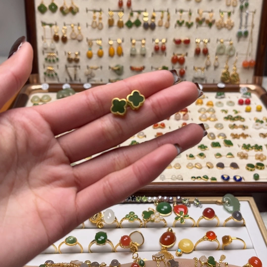 和田玉银S925镀金镶嵌耳坠