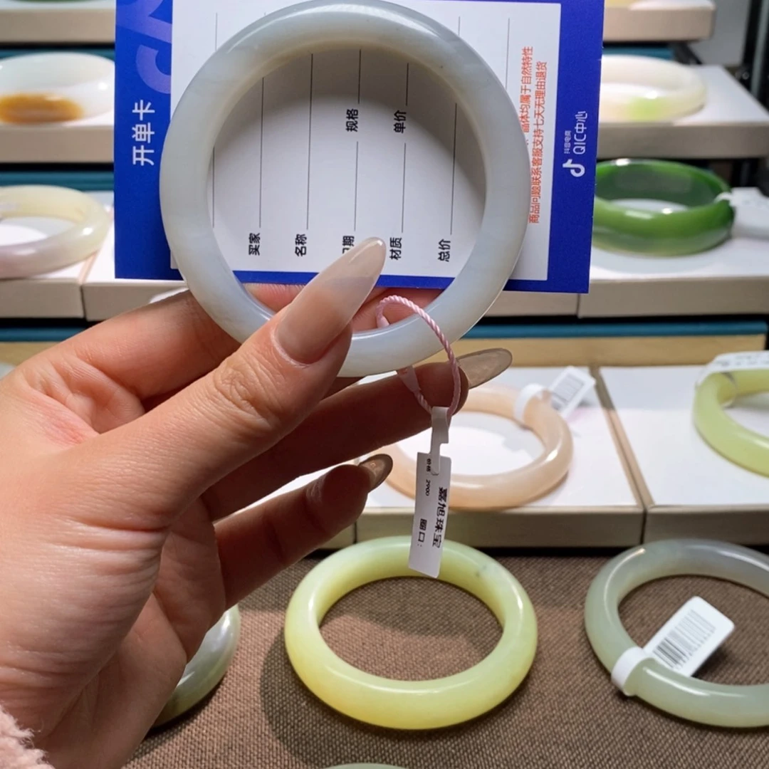 【闪购商品】和田玉手镯未镶嵌