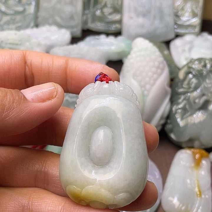 定制翡翠未镶嵌缅甸翡翠吊坠缅甸翡翠