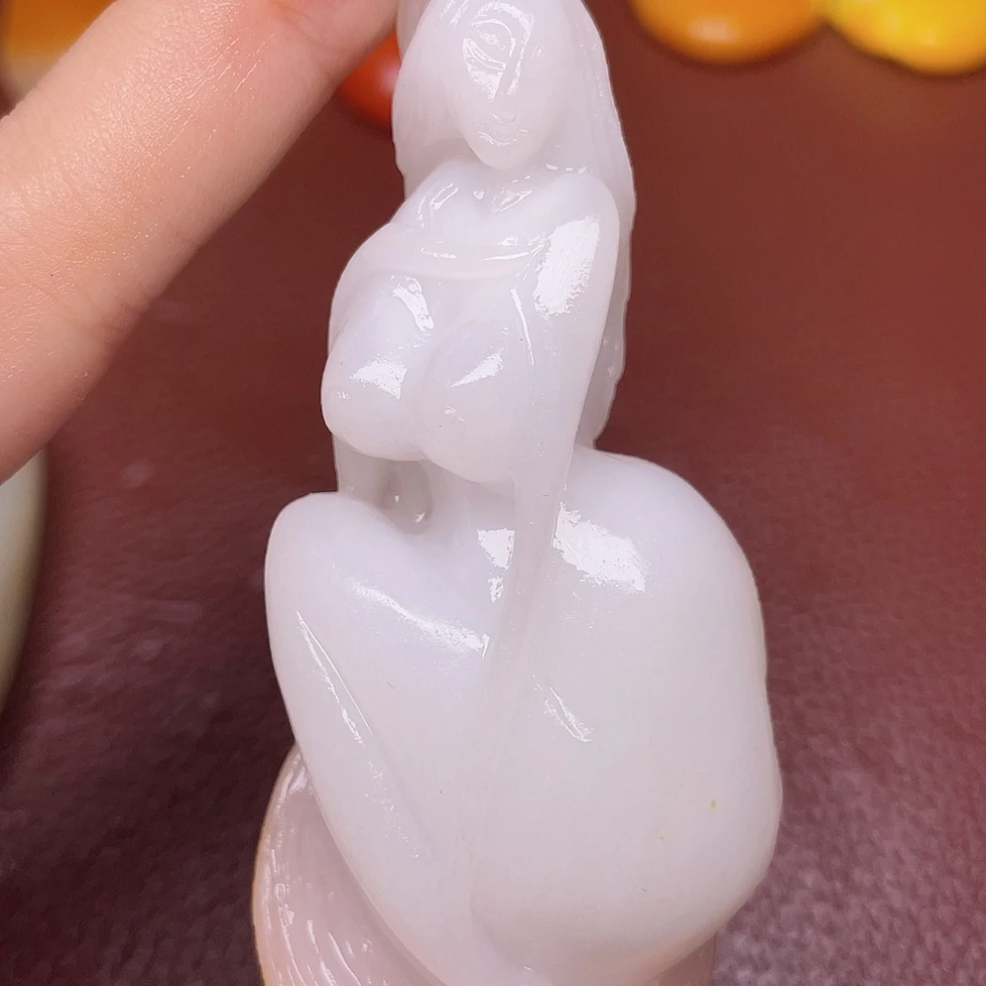 和田玉颈饰未镶嵌心**神