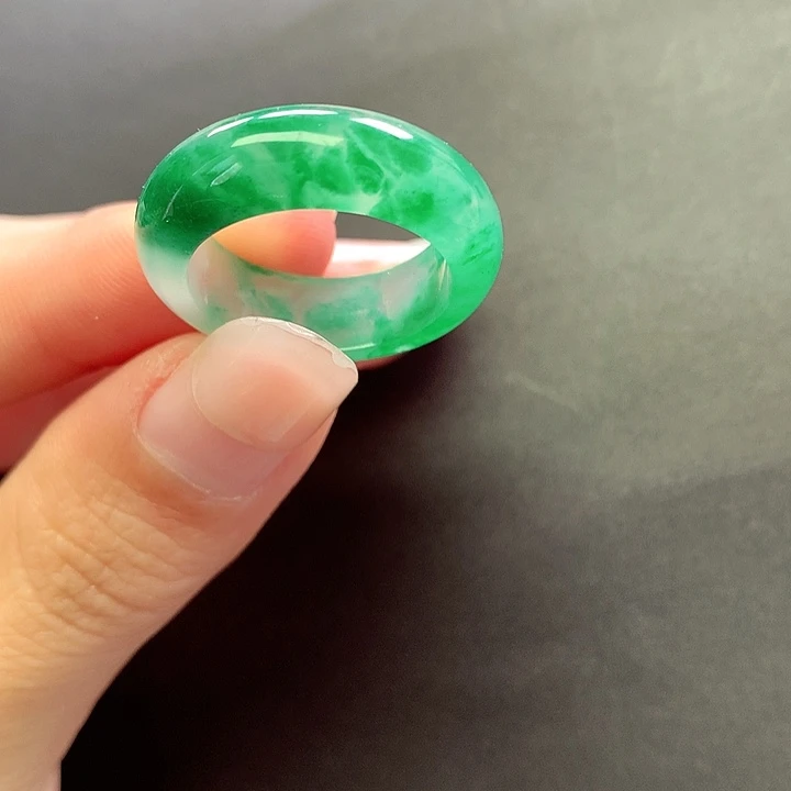 未镶嵌石英质玉戒圈