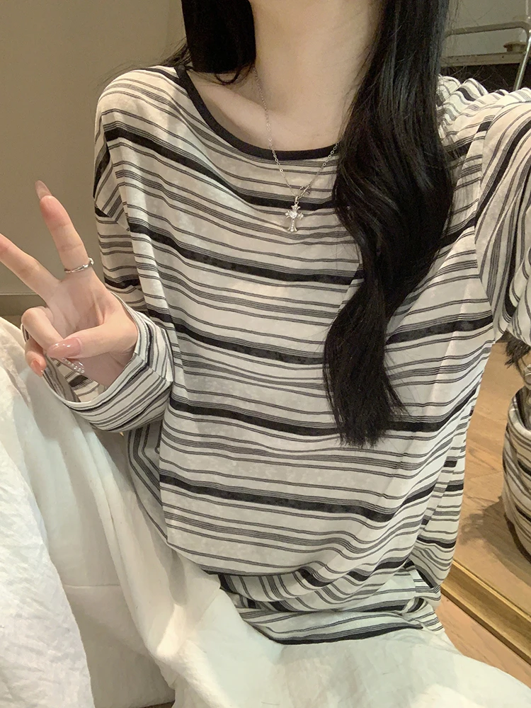 黑杏条纹防晒罩衫长袖T恤女早秋季薄款miu系后背镂空宽松外搭上衣