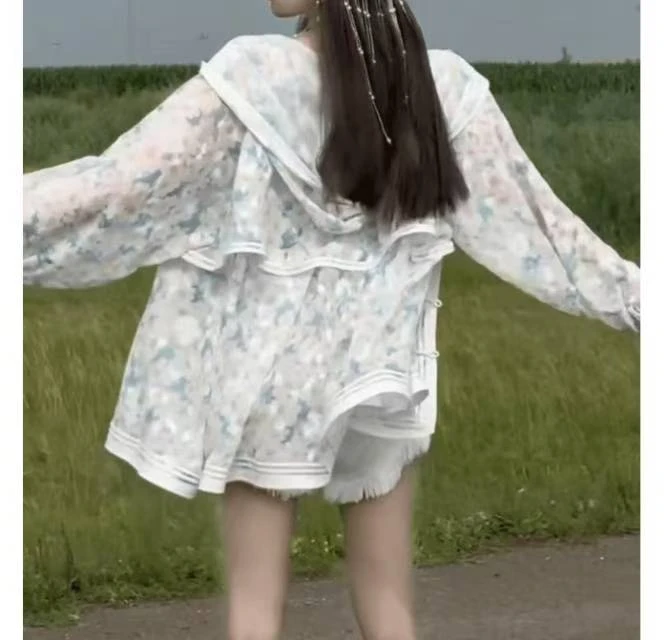 新款时尚潮流百搭洋气连帽碎花外套女装