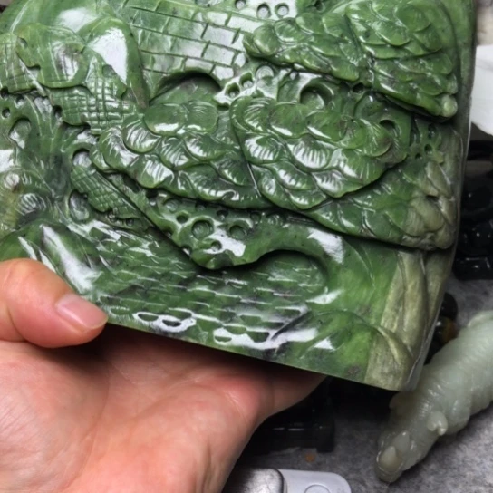 袁***真和田玉未镶嵌把件