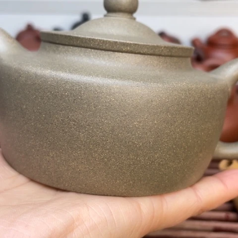 紫砂茶壶迎**上紫砂壶等文物