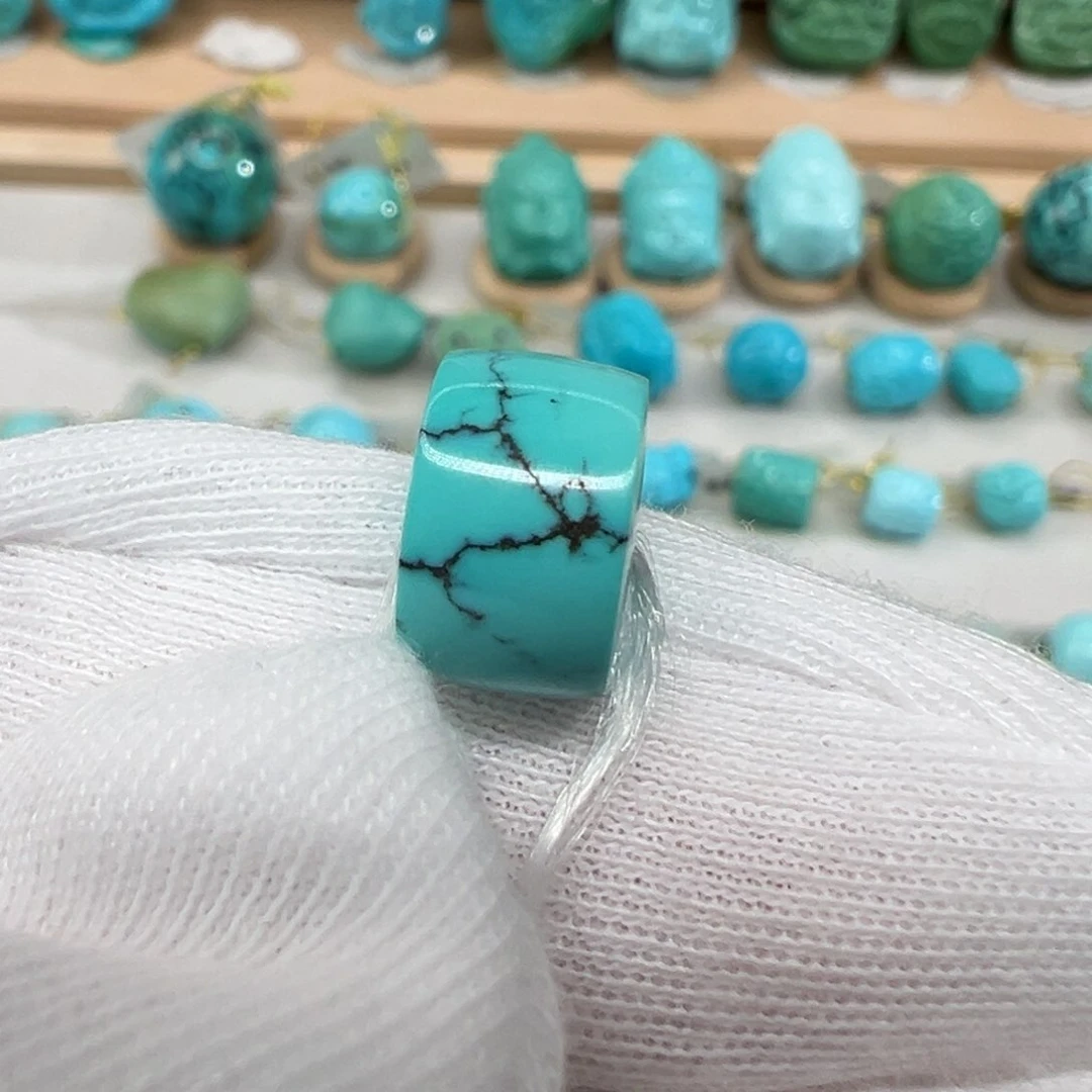 绿松石配饰未镶嵌