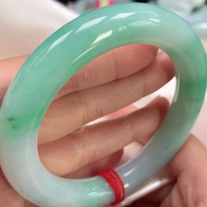 翡翠手镯未镶嵌胖圆阳绿40号