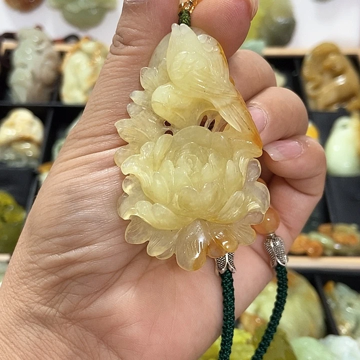 蛇纹石玉挂件未镶嵌郑***贵