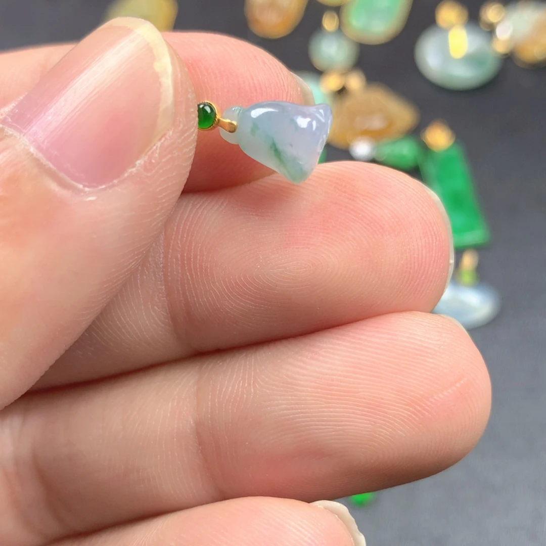 【闪购商品】颈饰18K金镶嵌翡翠翡翠