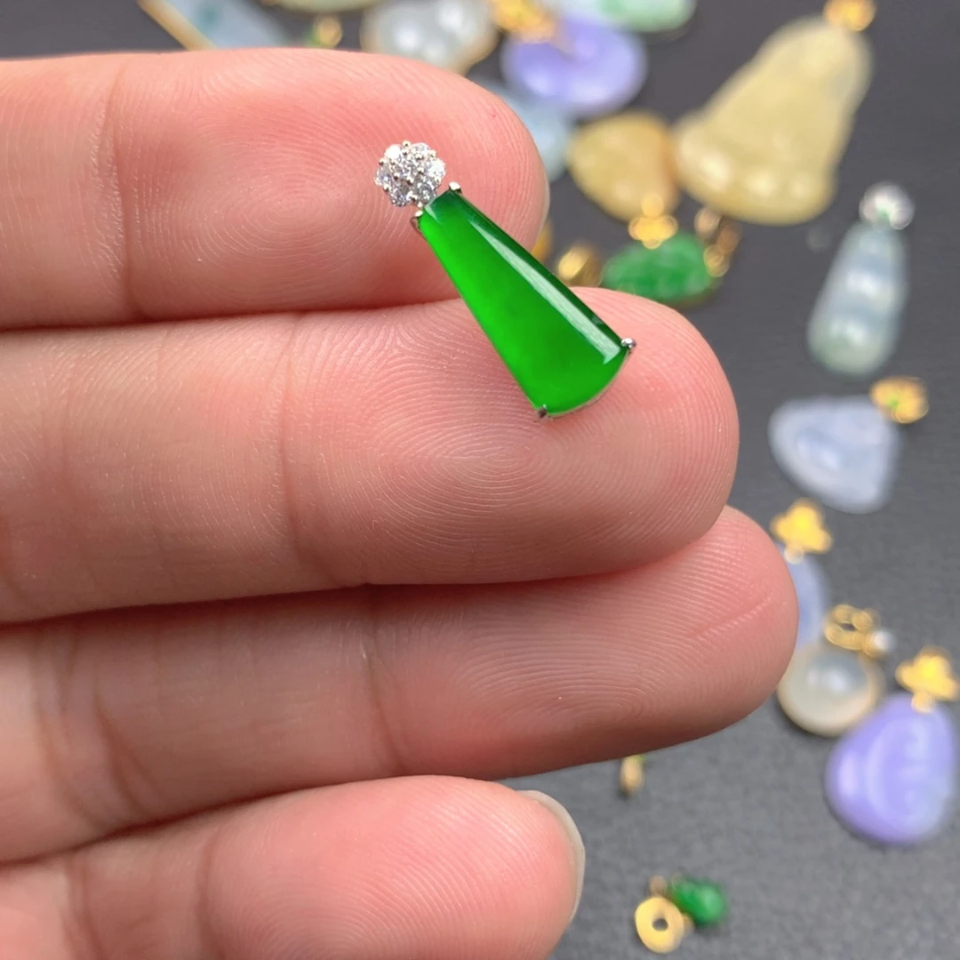 【闪购商品】颈饰18K金镶嵌翡翠翡翠