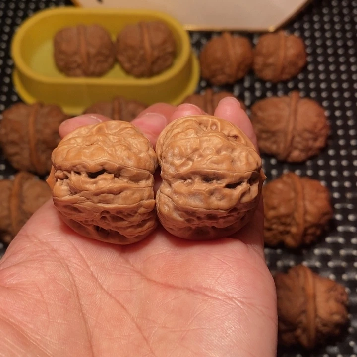 把件文玩核桃开背蹬腿