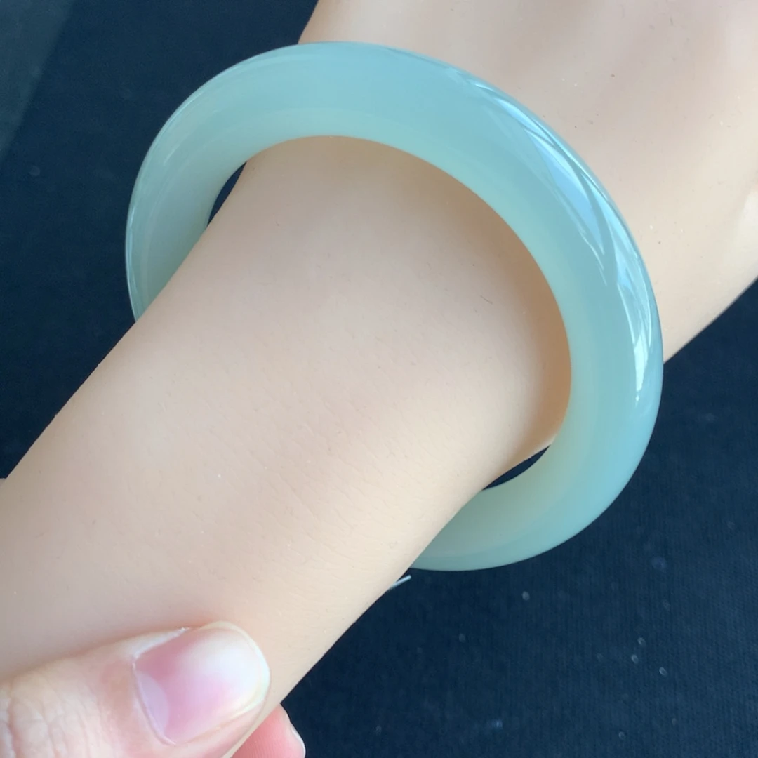 翡翠手镯未镶嵌手镯