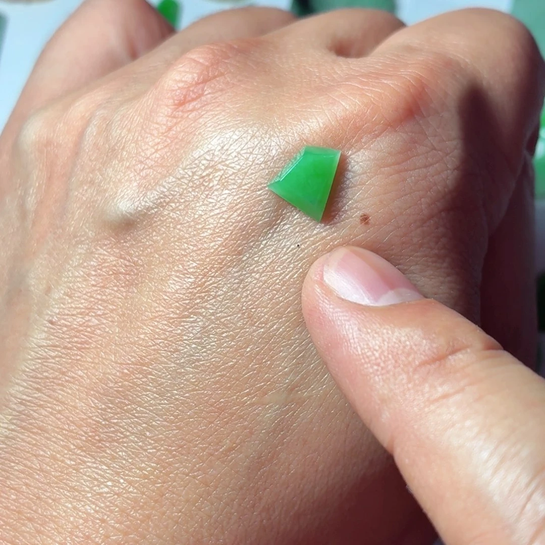 定制翡翠未镶嵌包工