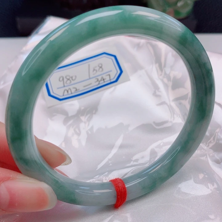 翡翠未镶嵌手镯（圆镯）