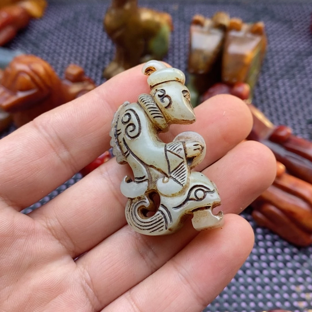 蛇纹石玉颈饰未镶嵌