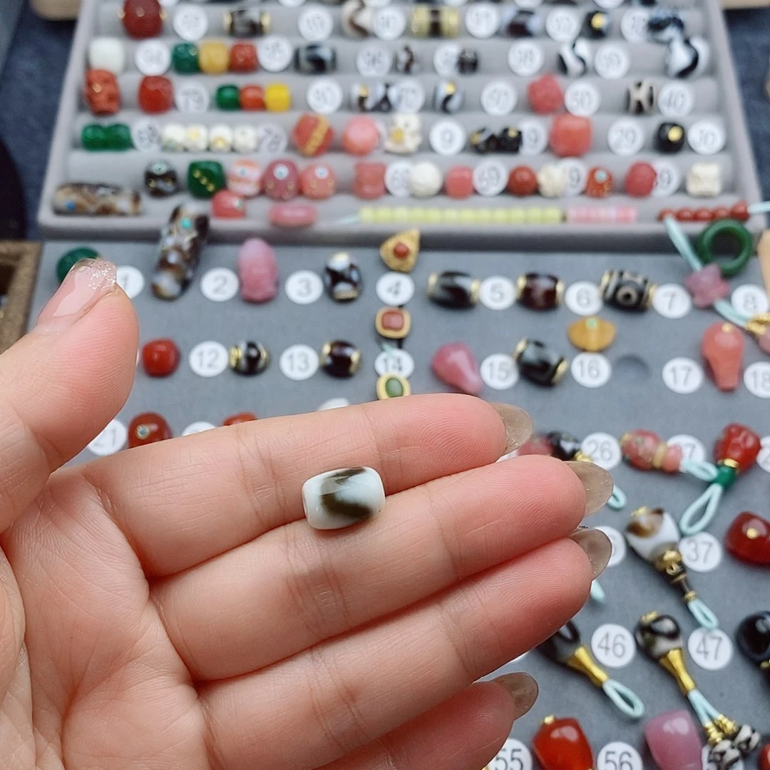 玛瑙/玉髓饰品未镶嵌喵**?