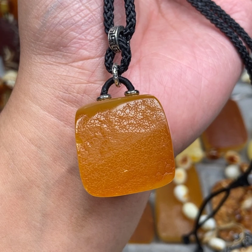 【闪购商品】未镶嵌颈饰琥珀