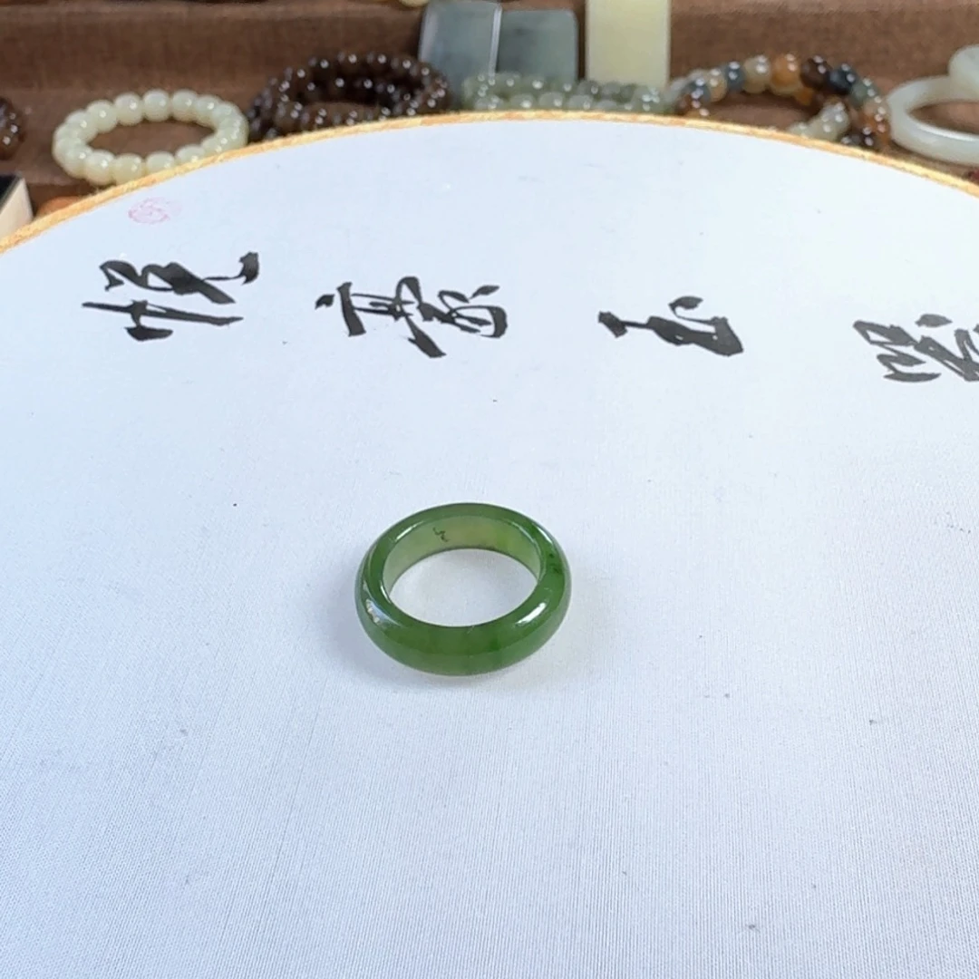 完***福和田玉未镶嵌颈饰