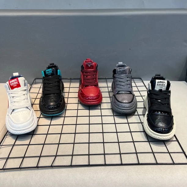 派66-717冬季新款男鞋皮面舒适百搭运动鞋时尚男士休闲鞋