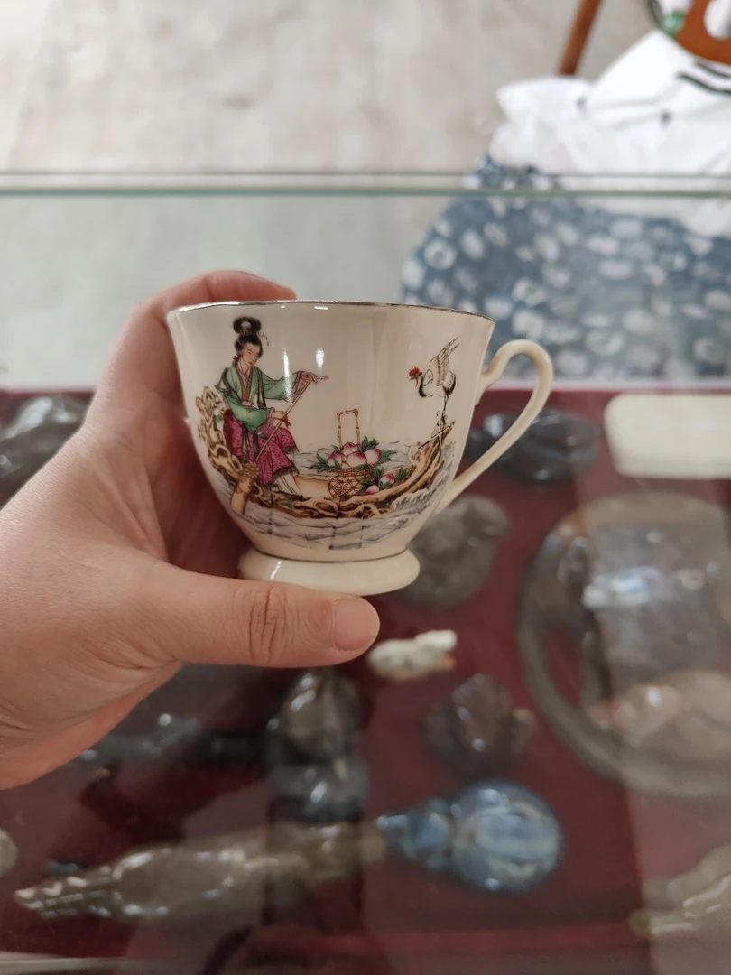 磁州窑春雷象牙瓷一对