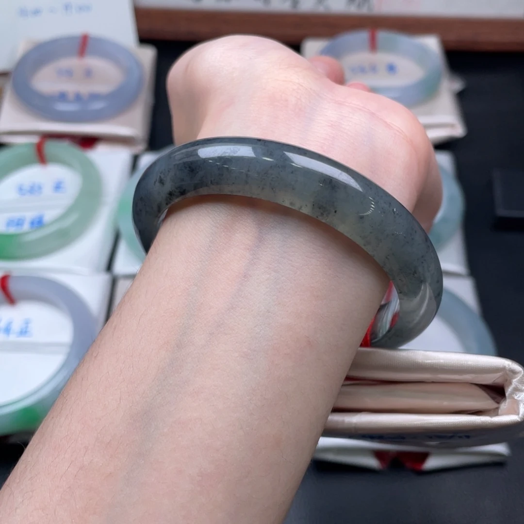 未镶嵌手镯翡翠卡56.9正，冰乌鸡