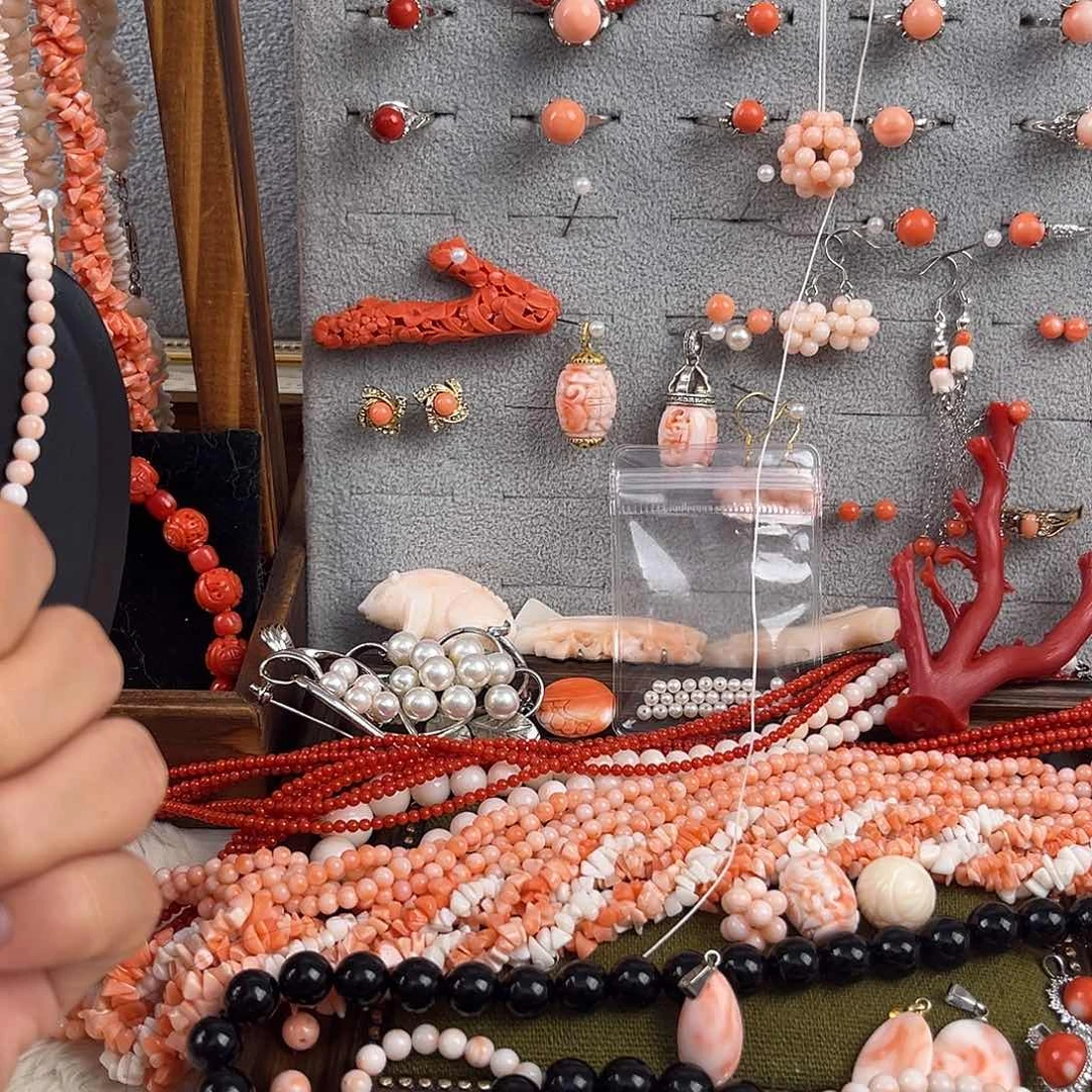 卓****)糊糊饰品项链……