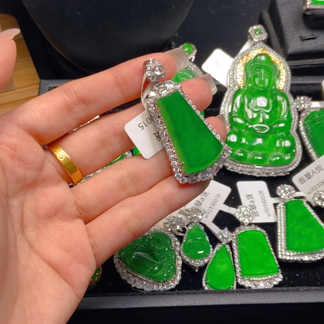翡翠未镶嵌吊坠(不含链)