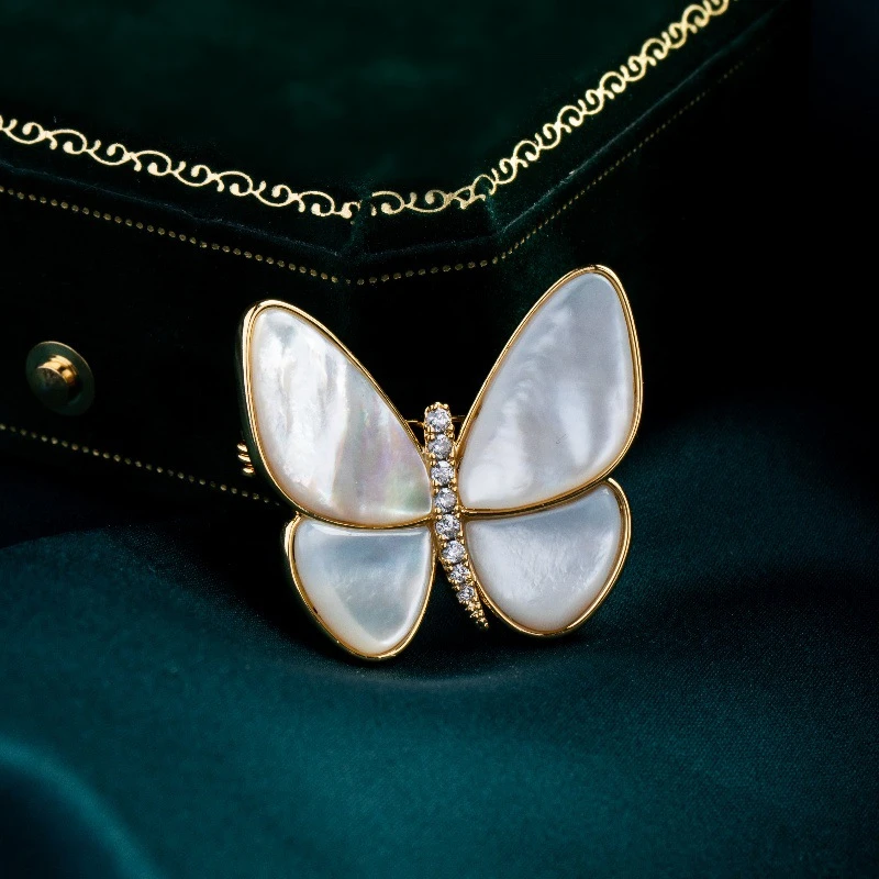 合金仿珍珠胸针 时尚蝴蝶胸针仿贝母防走光胸针 优雅气质个性设计