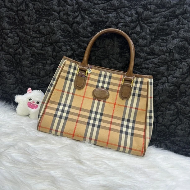 95新 BURBERRY/博柏利 大喜/博柏利中号单肩包