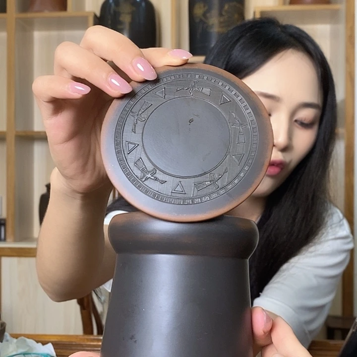 钦州坭兴陶茶罐二两装