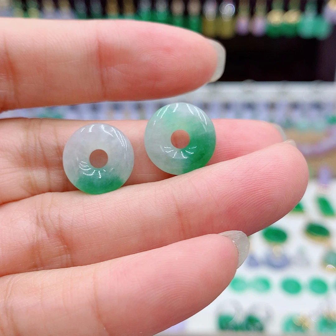 未镶嵌翡翠耳饰的