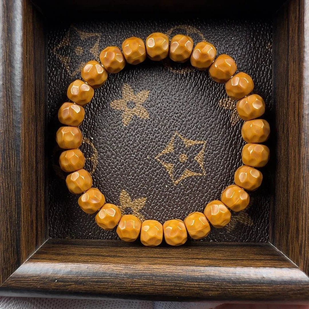 队***枪猴头核桃手串奶酪素