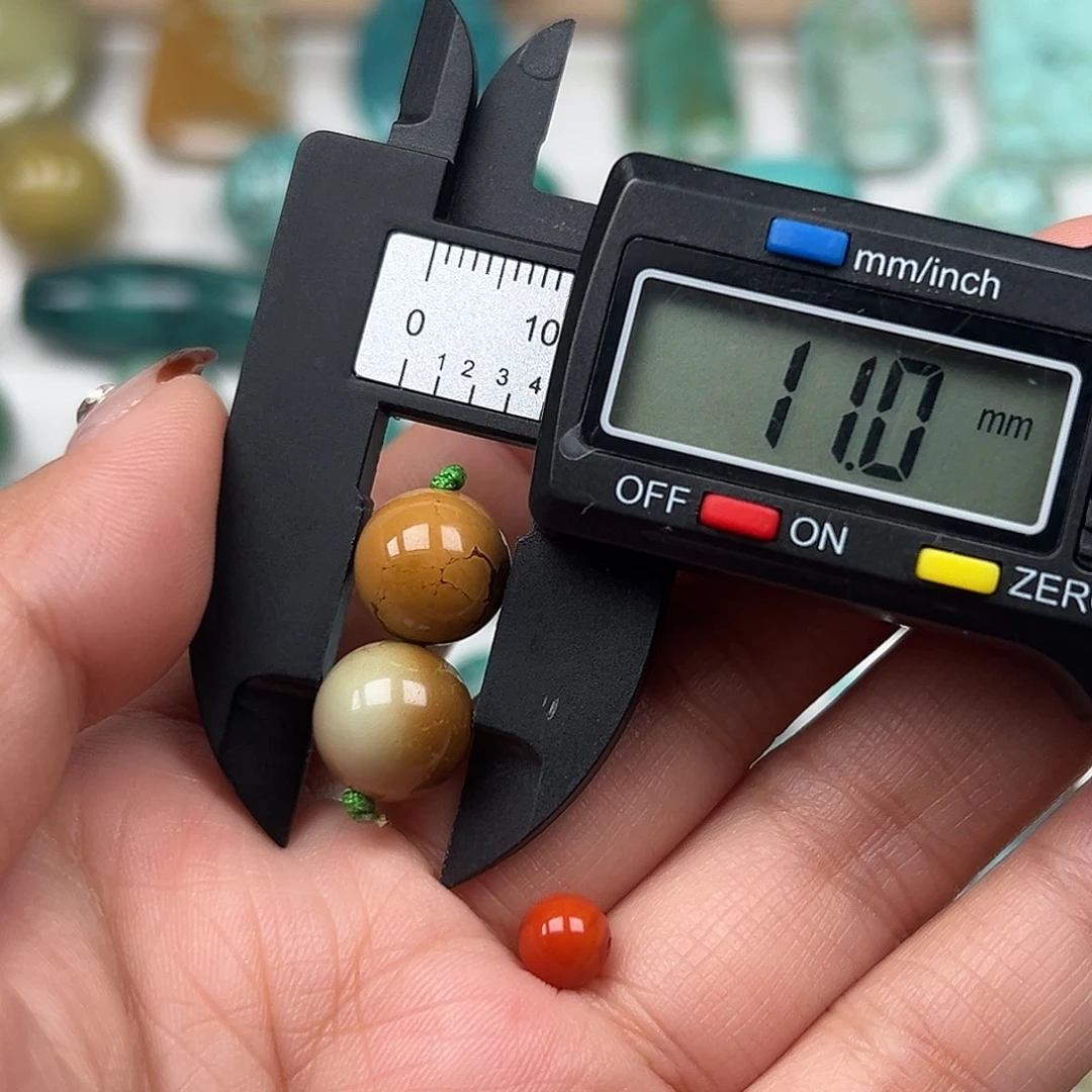 南红玛瑙未镶嵌珠宝奇石