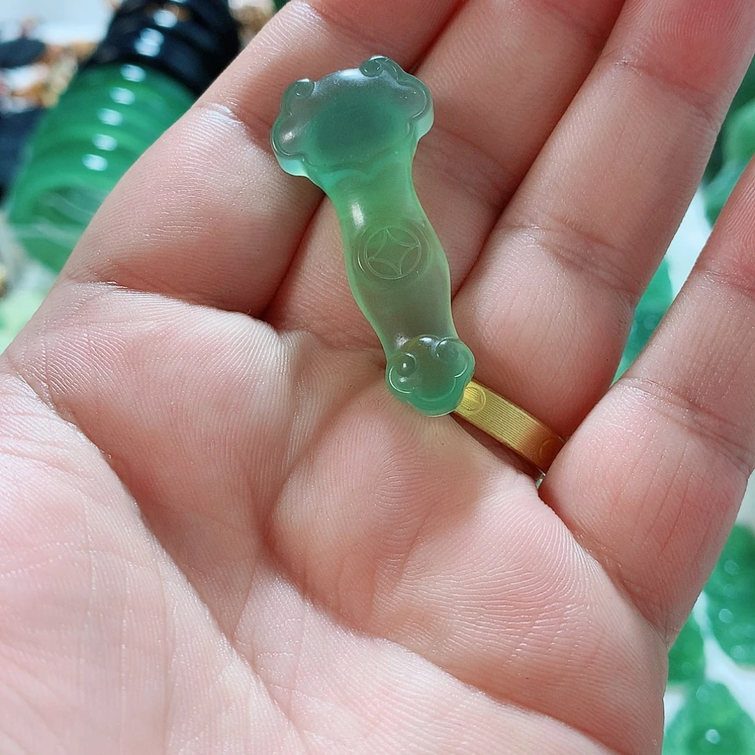蛇纹石玉未镶嵌挂件