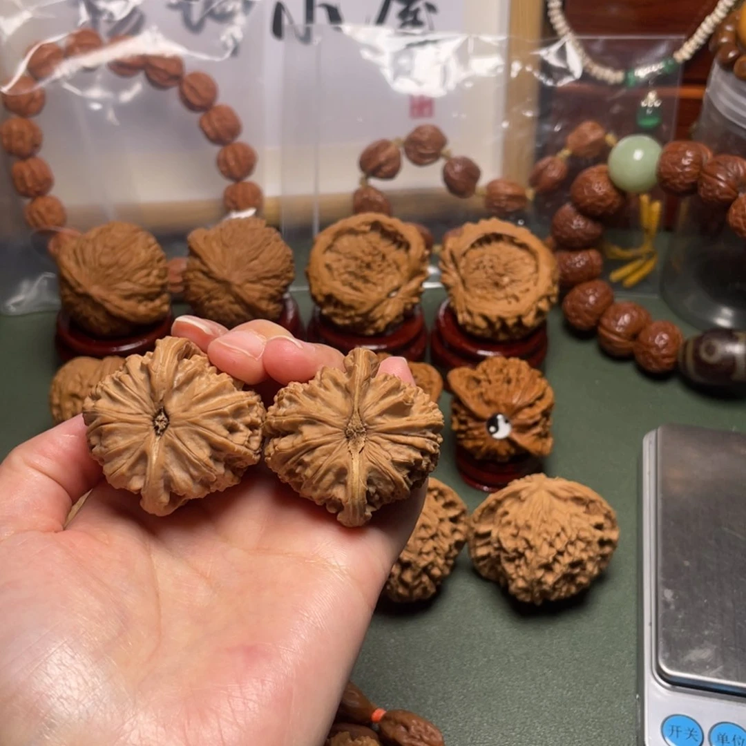 文玩核桃吊坠X**注白狮子