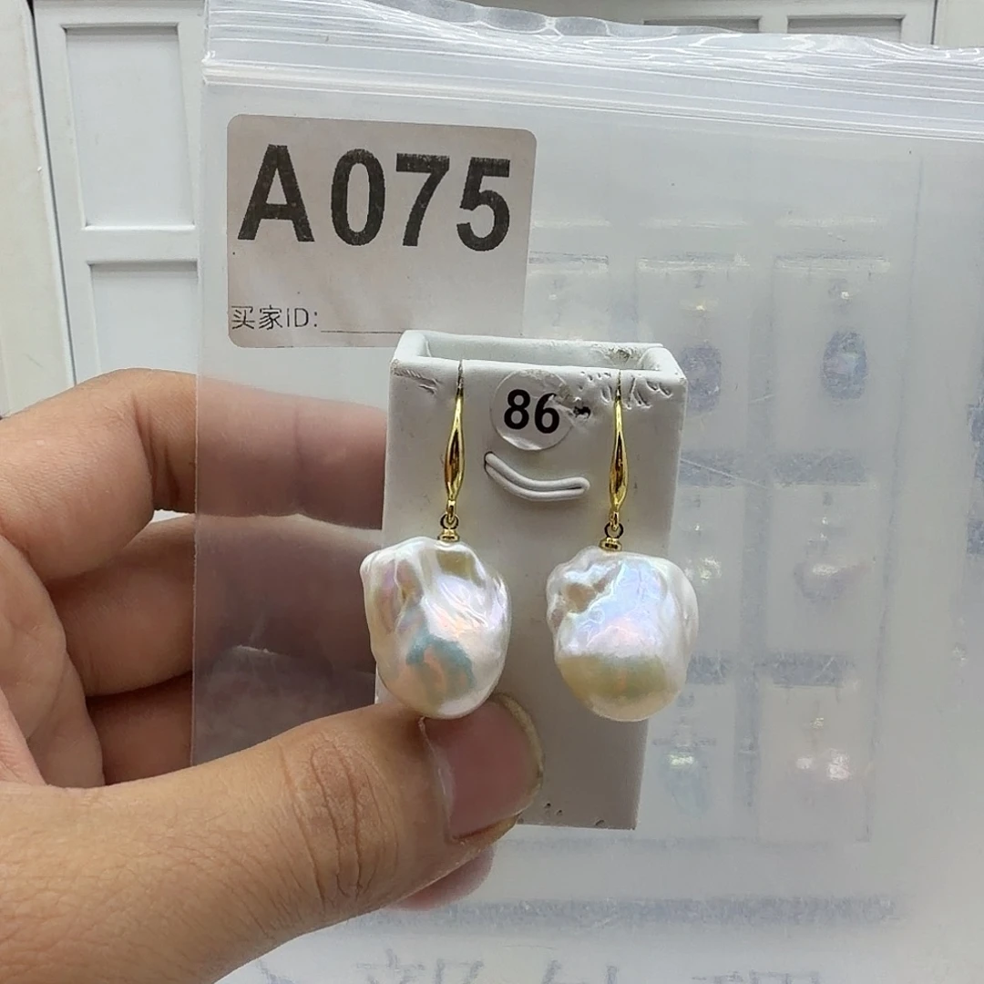 淡水珍珠颈饰合金