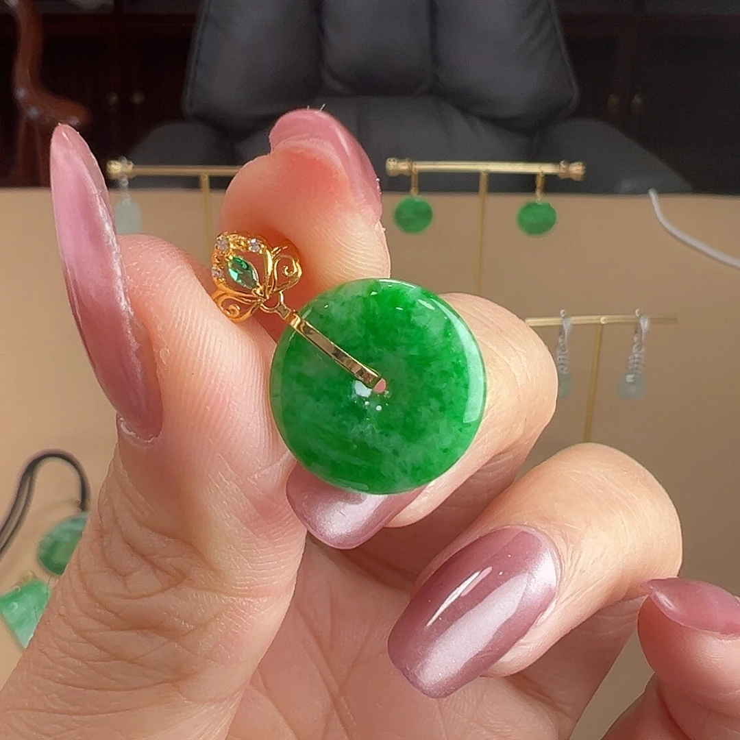翡翠18K金镶嵌颈饰吊坠6