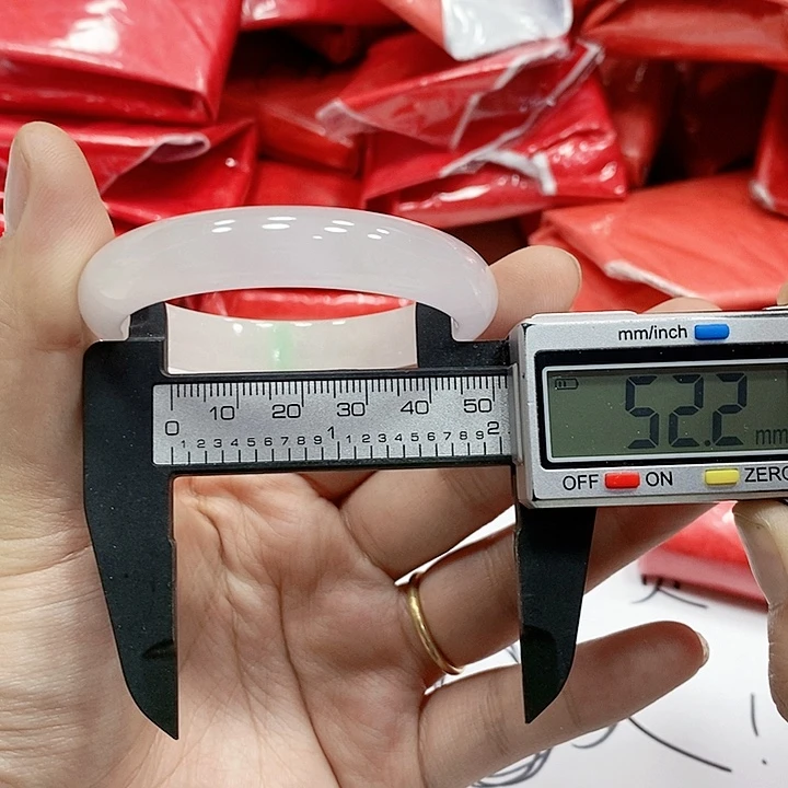 翡翠手镯未镶嵌13