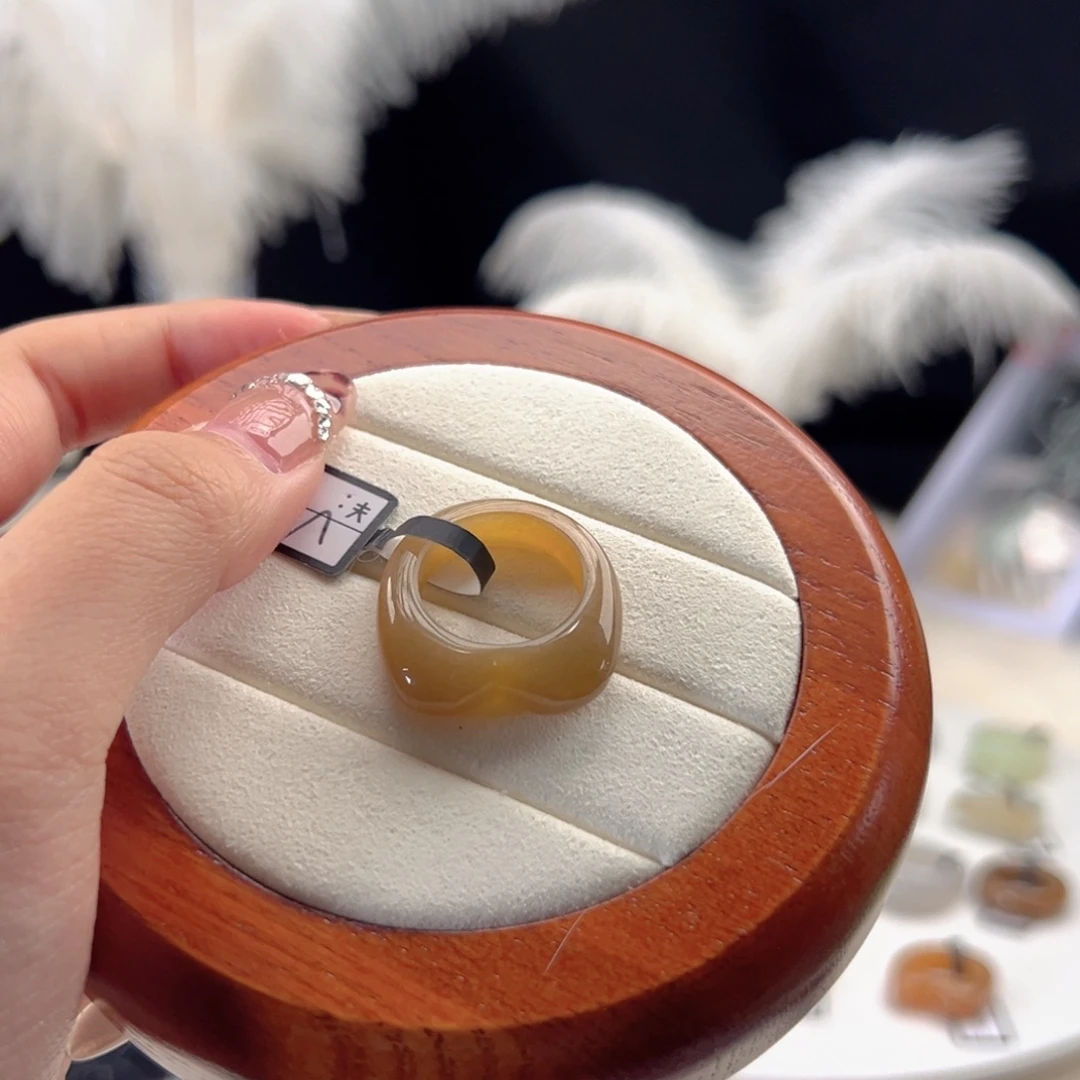 和田玉（糖玉）未镶嵌戒指a68糖色小猫17.5