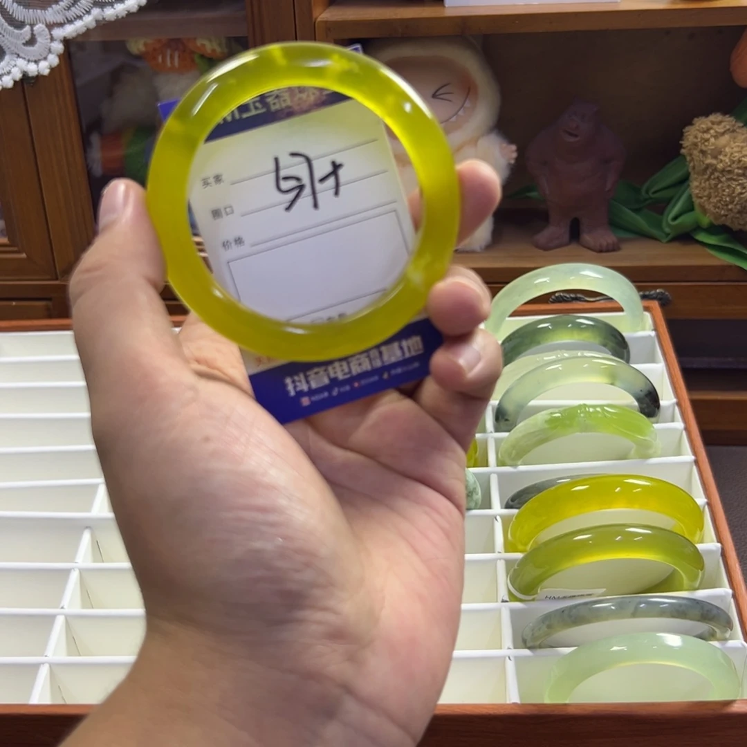 蛇纹石玉未镶嵌手镯520