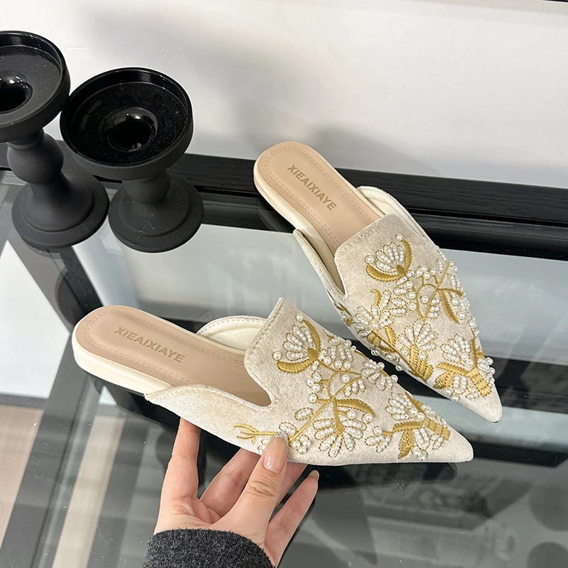 2025春秋新款韩版平底凉拖鞋尖头包头中国风刺绣串珠低跟半拖女鞋