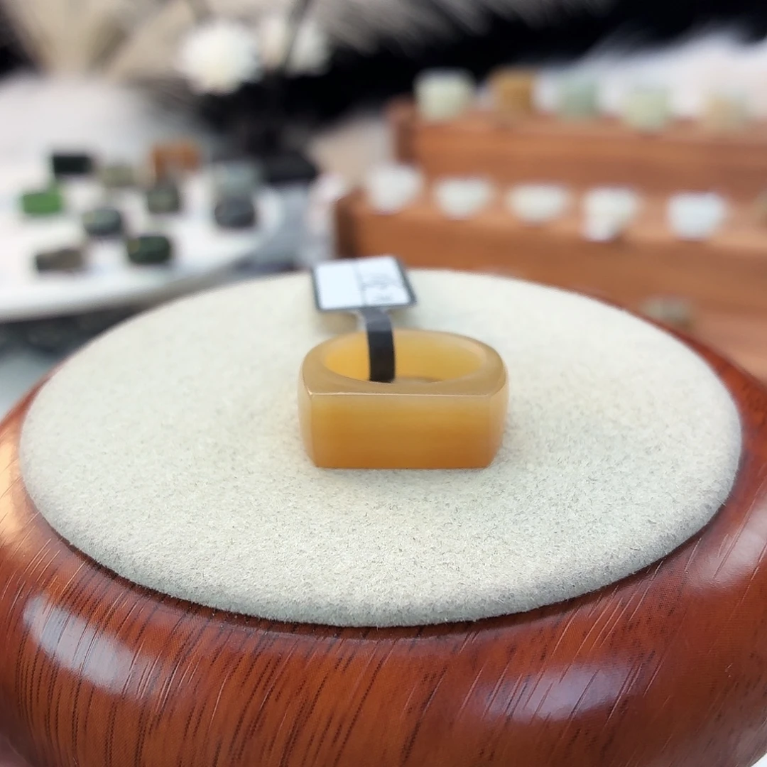 和田玉未镶嵌戒指i50金桔糖马鞍16.2mm