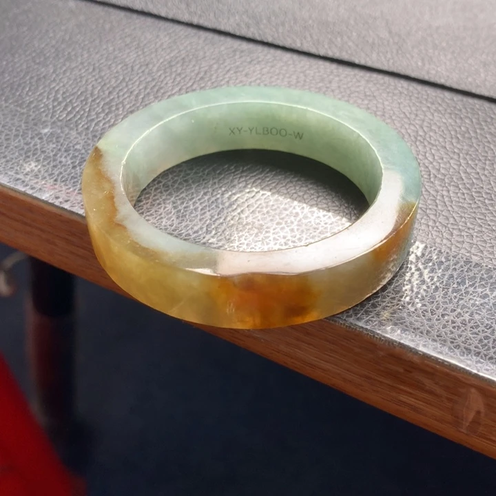 定制翡翠未镶嵌手镯