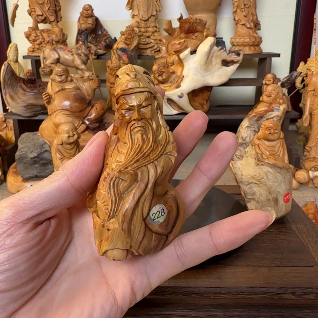 崖柏小木匠艺雕一物一拍