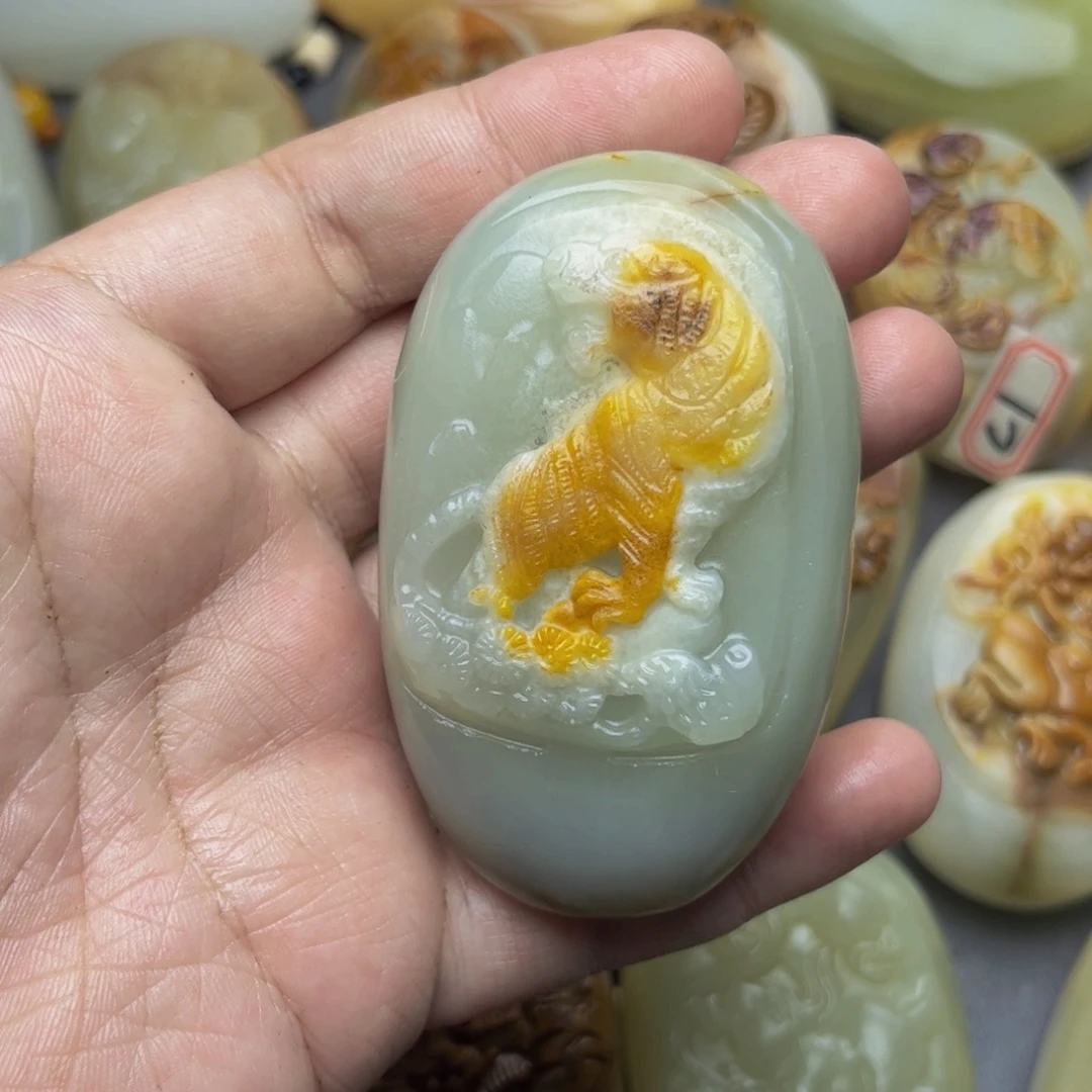 石材方解石手把件虎