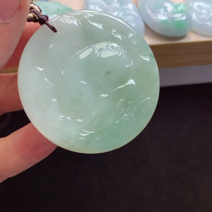 翡翠未镶嵌颈饰吊坠