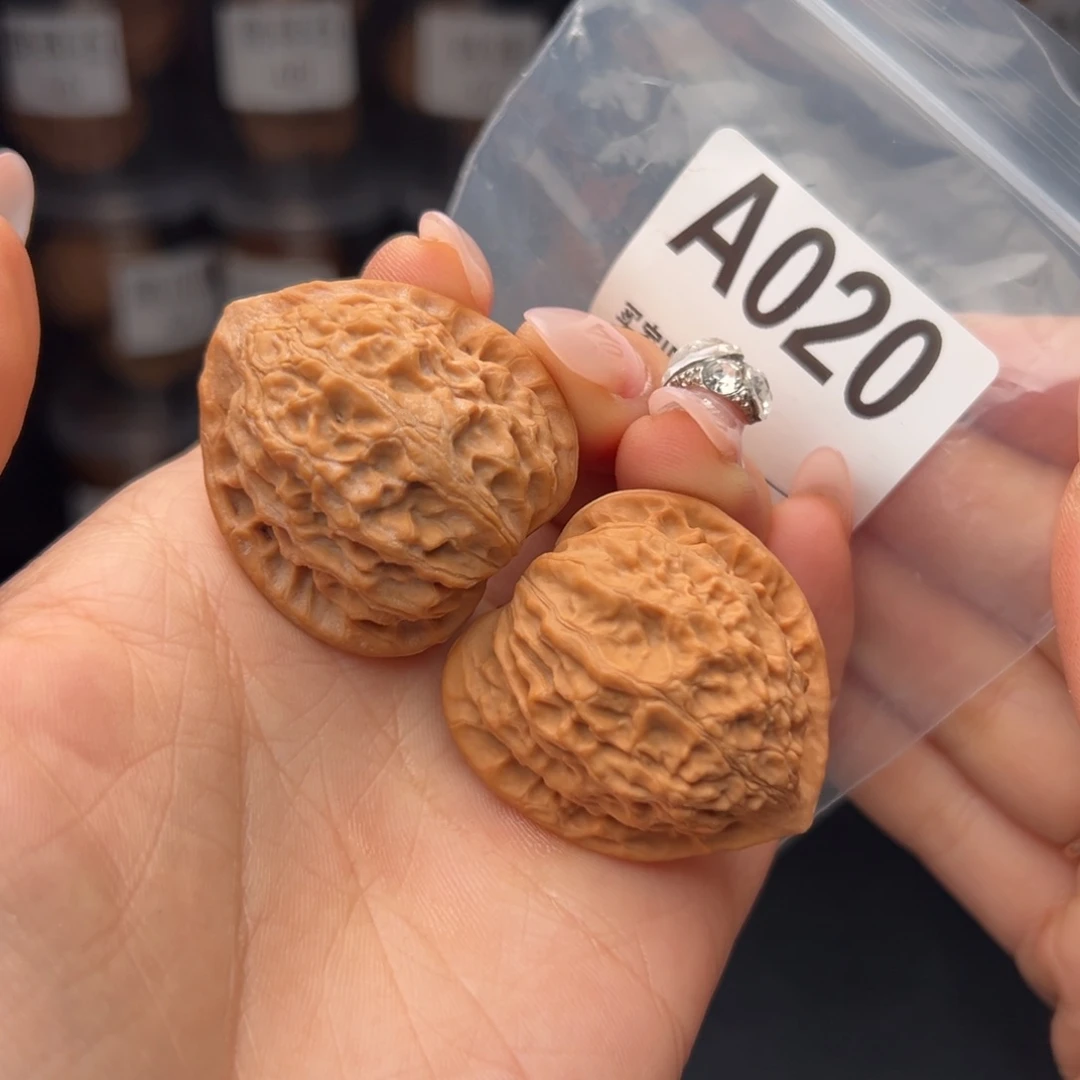 文玩核桃吊坠金牛35+全品