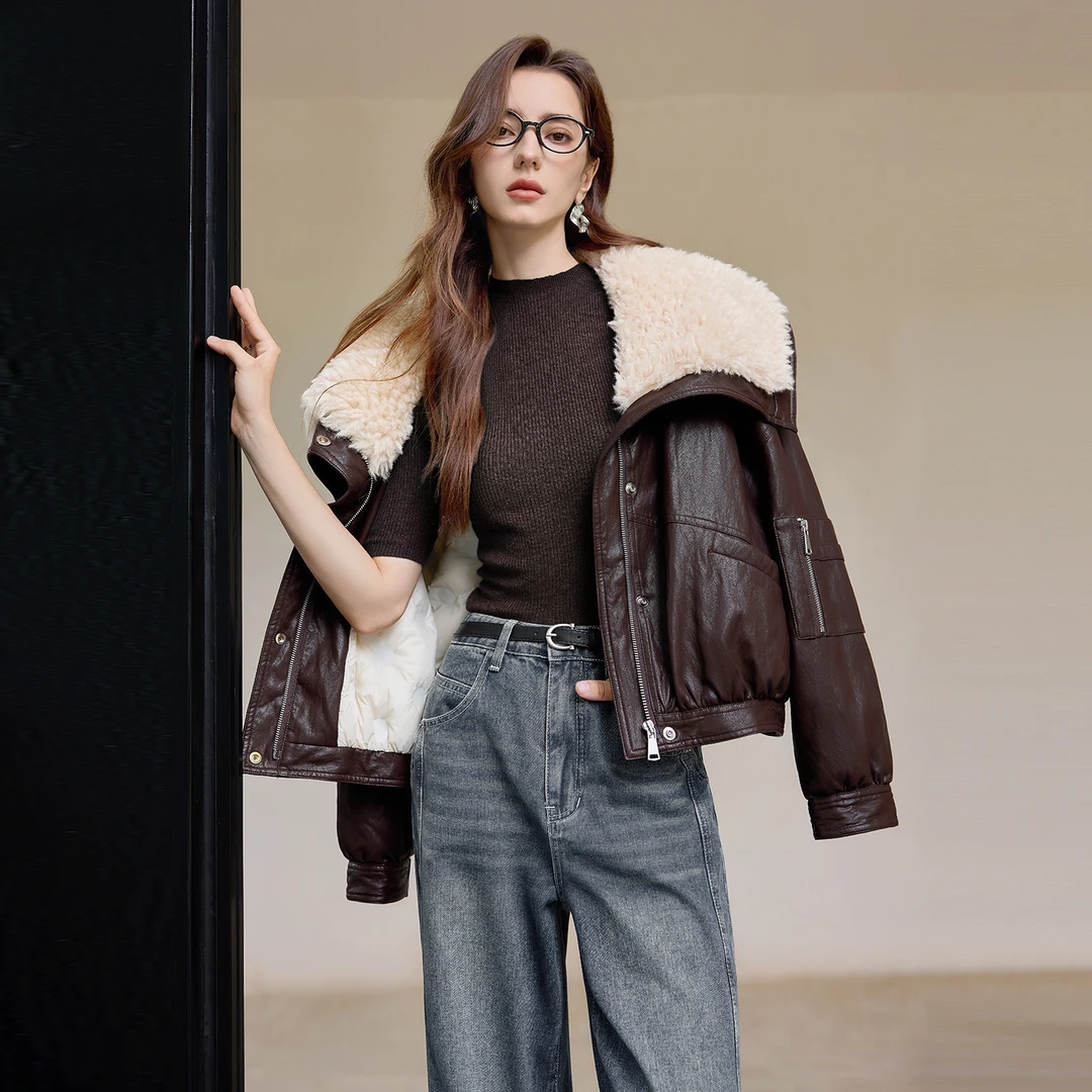 她池2025冬季新款女装街头休闲长袖短款PU翻领羽绒外套T54Z8035YA