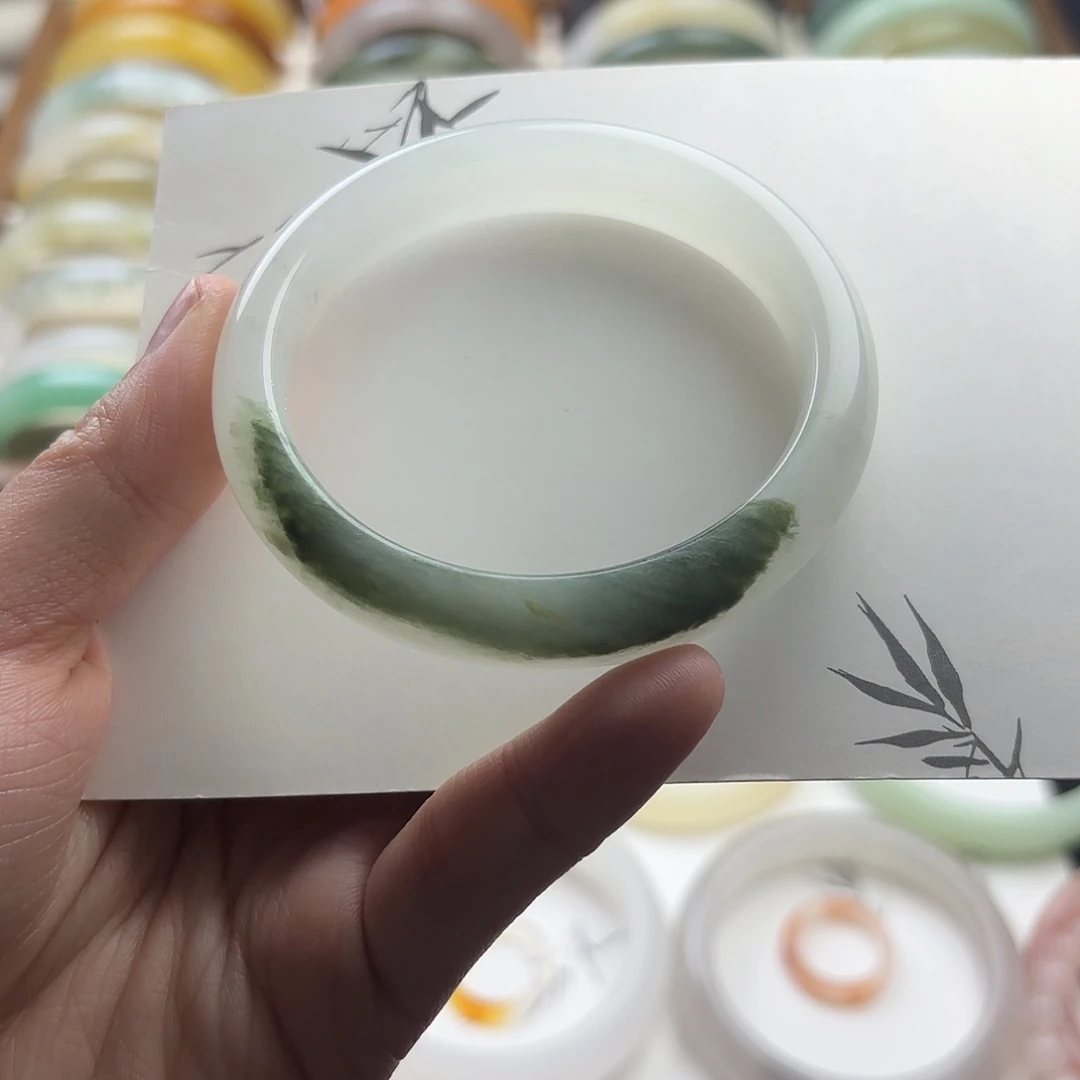 石英质玉（天山翠）未镶嵌手镯54.7圈口